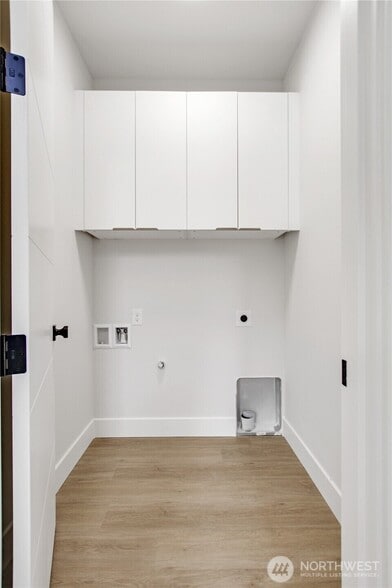 Building Photo - 27906 U St