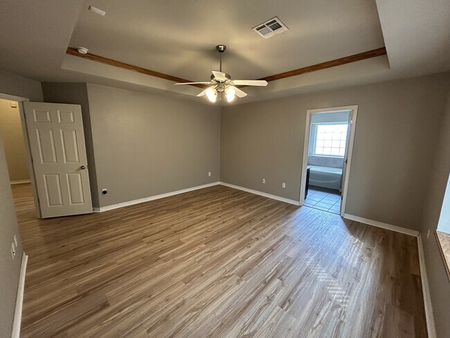 Building Photo - 2237 Scissortail Landing Dr