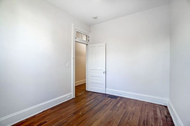 Building Photo - 2701 Cleinview Ave