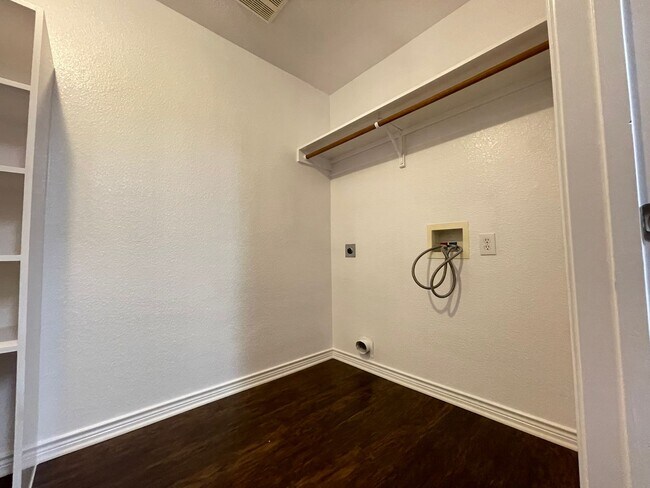 Building Photo - PRICE REDUCED!!! Denton County but Northwe...
