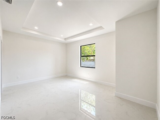 Building Photo - 8034 Life Cir