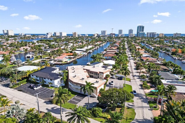 Building Photo - 2201 SE 9th St