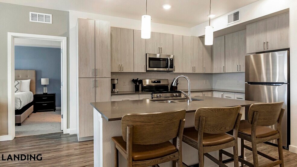 Building Photo - 1760 S Crismon Rd