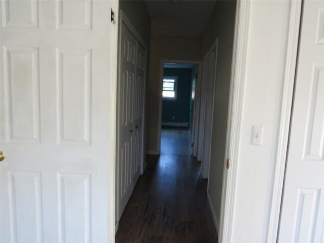 Building Photo - 105 Sarah Ln