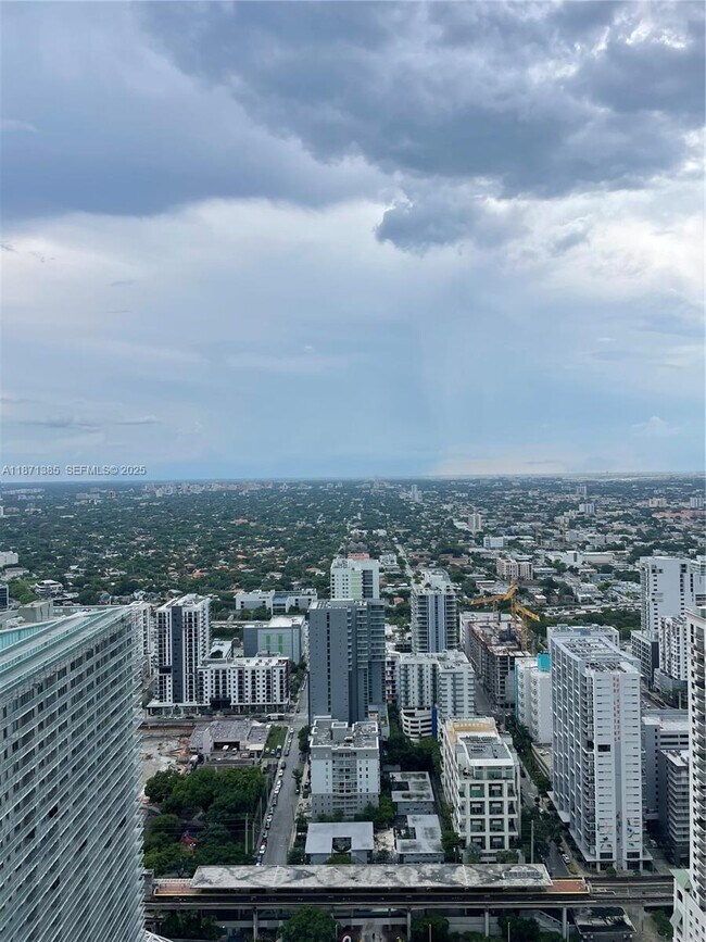 Building Photo - 1000 Brickell Plaza
