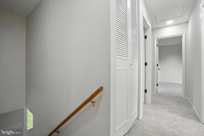 Building Photo - 4739 Bates Dr