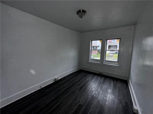 Building Photo - 410 Hallam Ave