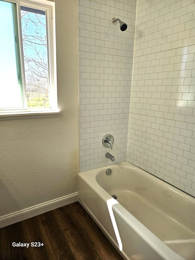 Building Photo - Newly Renovated Country Home