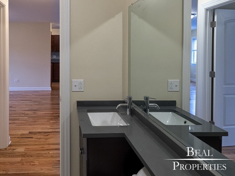 Building Photo - 730 Judson Ave