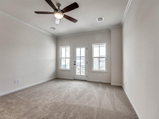 Building Photo - 628 Harbor Town Dr