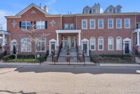 Building Photo - 16822 Farmington Rd