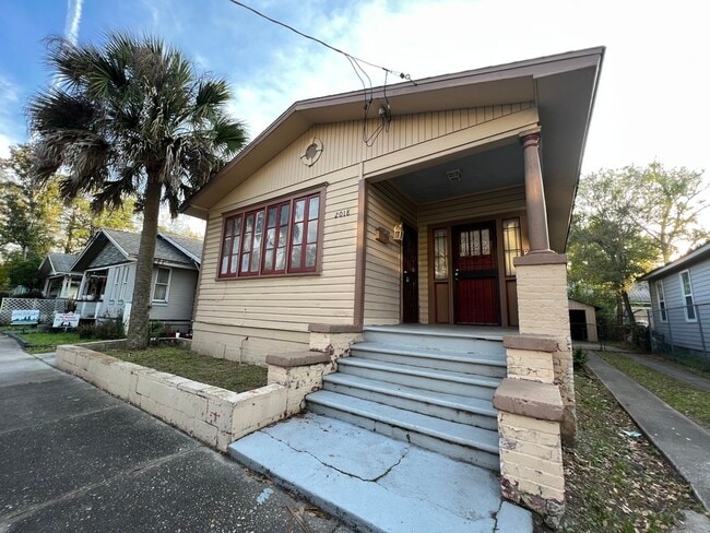 Primary Photo - 2018 Mt Herman St