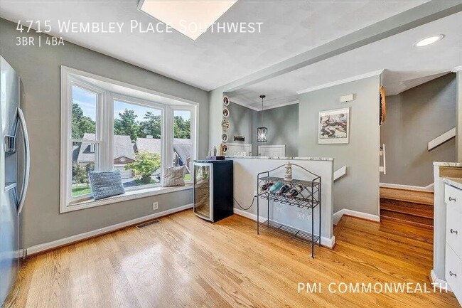 Building Photo - 4715 Wembley Pl SW