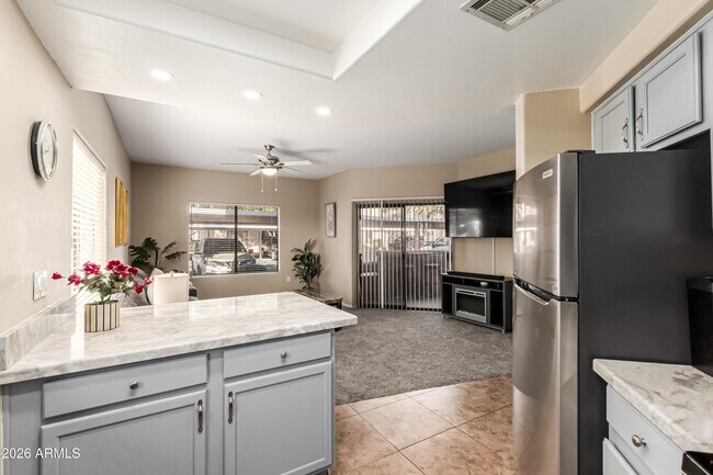 Building Photo - 10030 W Indian School Rd