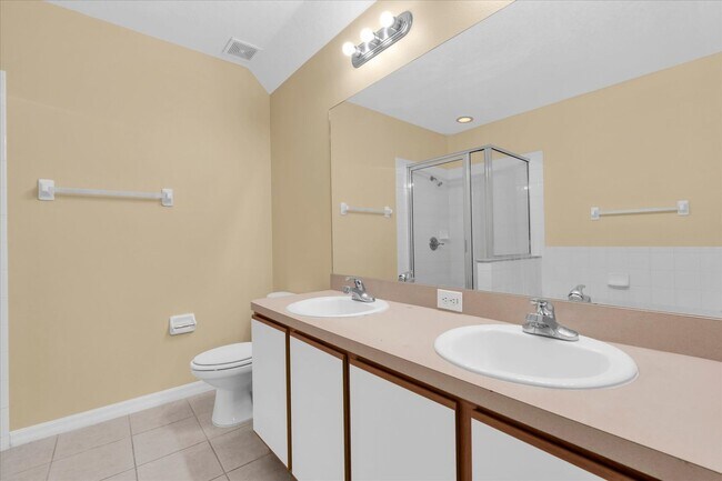 Building Photo - 9624 Carlsdale Dr