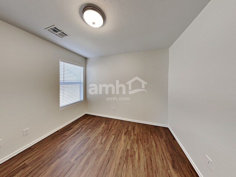 Building Photo - 13365 W Desert Rock Dr