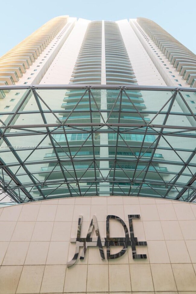 Building Photo - 1331 Brickell Bay Dr