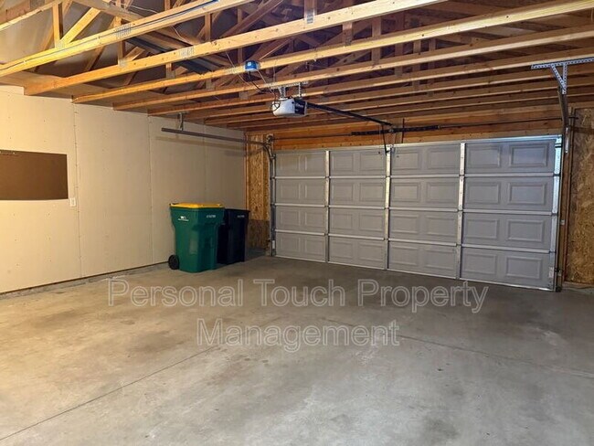 Building Photo - 2580 5th St W