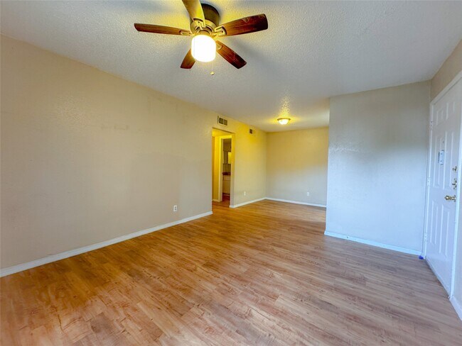 Building Photo - 12615 Brookglade Cir