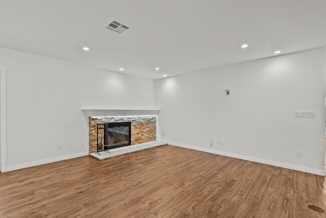 Building Photo - 3177 Austin Ave