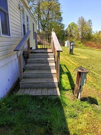 Entranceway - 15 Suzanne Way