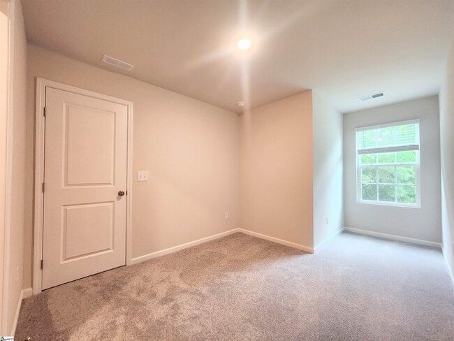 Building Photo - 810 Sandbach Rd