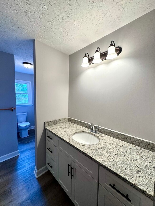 Building Photo - Duplex for Rent in Dayton