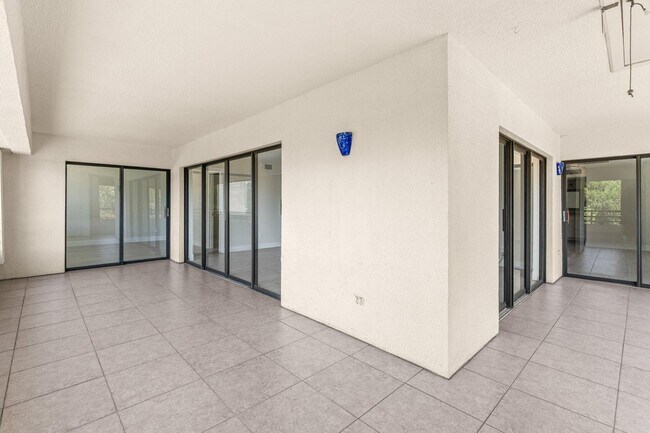 Building Photo - 343 Oak Harbour Dr