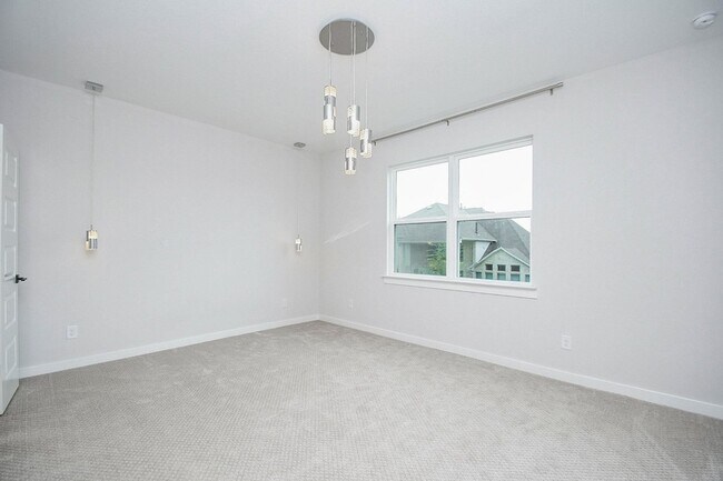 Building Photo - 10014 Oakwood Trl