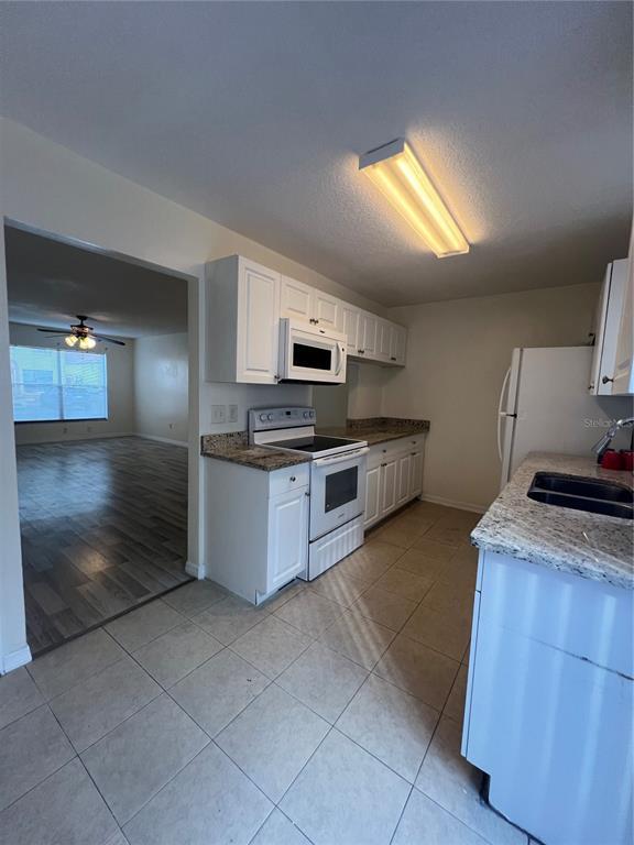 Building Photo - 6258 S Bend Square