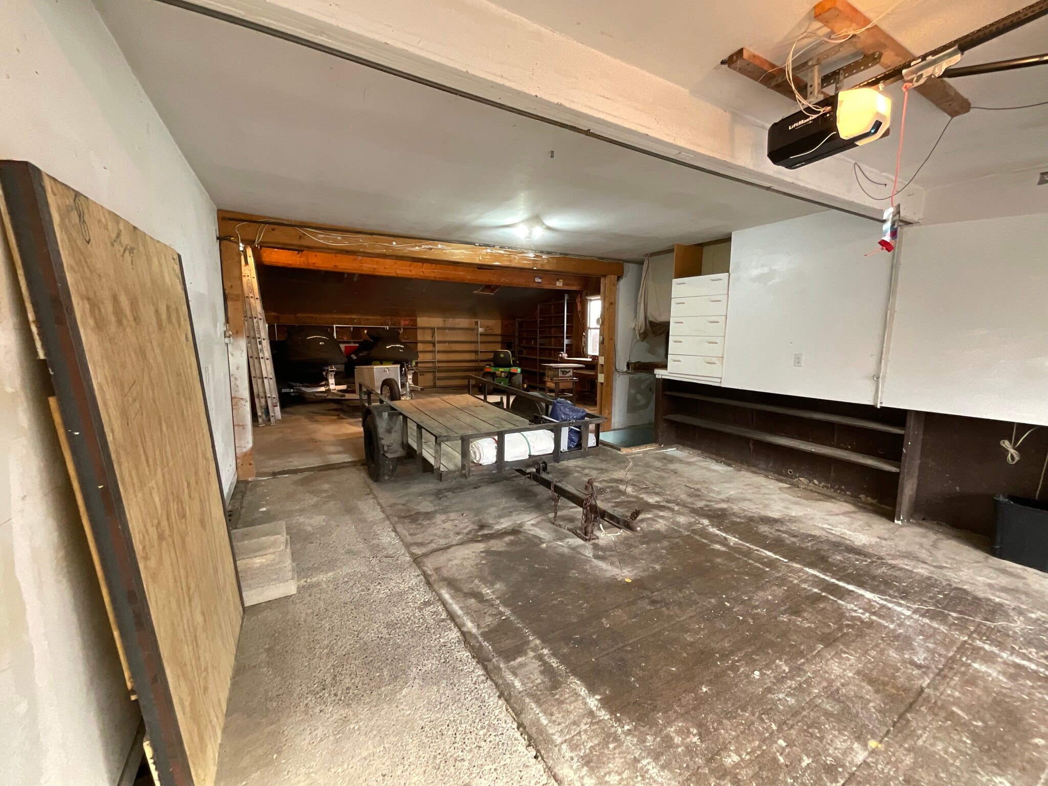 Storage space- garage - 3661 E Lake Rd