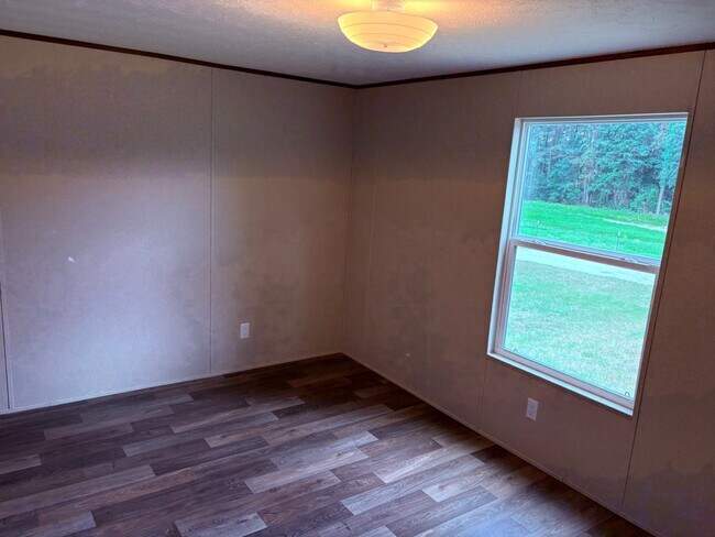 Building Photo - 595 FM 3228