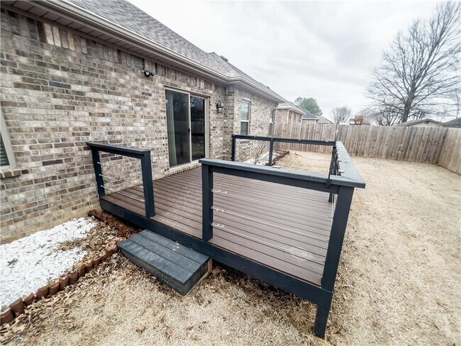 Building Photo - 1825 Woodhause Cir