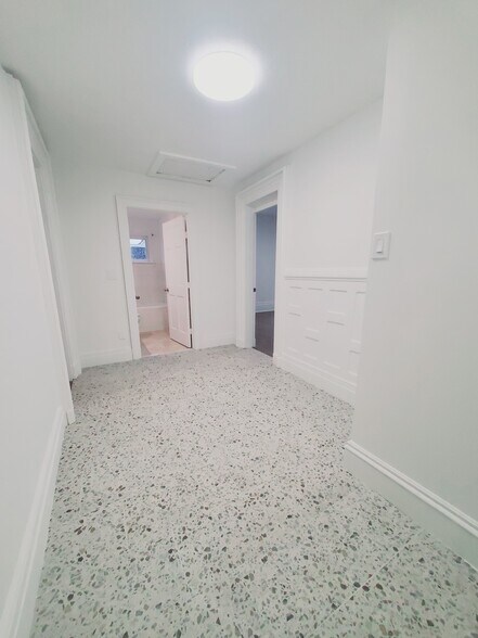 Building Photo - 23 Madison Pl