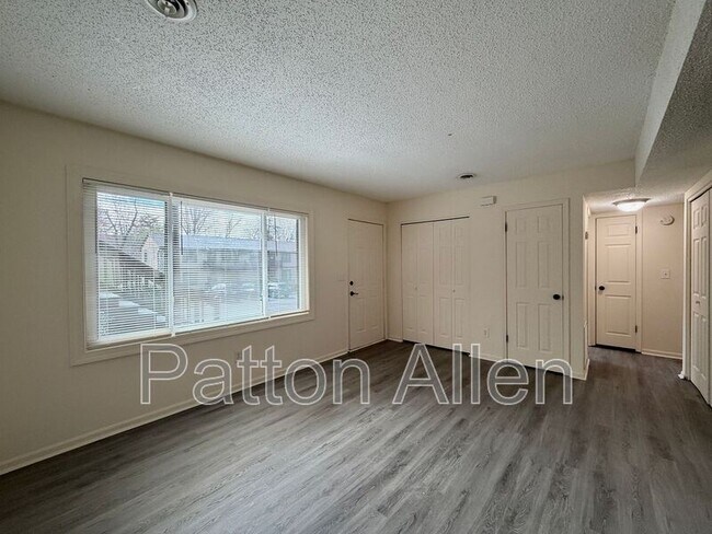 Building Photo - 22 Dawnwood Cir