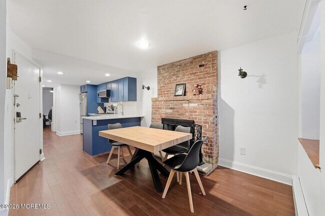 Building Photo - 79 Garden St