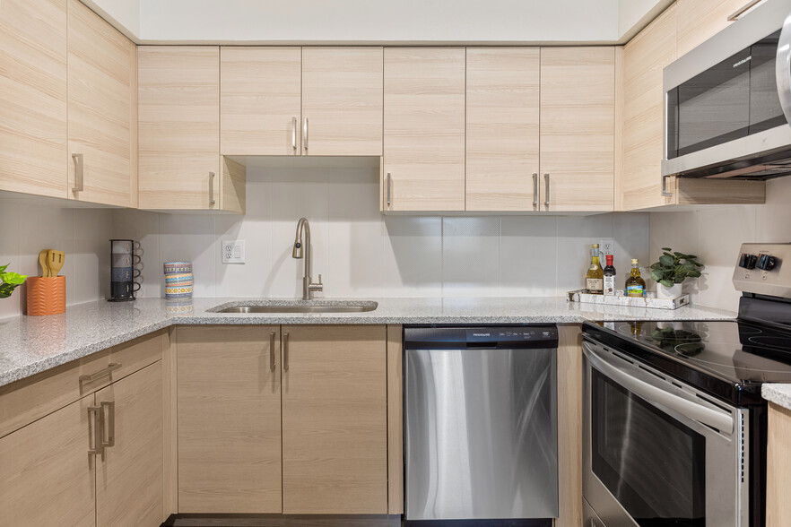 Portola West McDowell 6231 W Mcdowell Rd Phoenix AZ 85035 Apartment