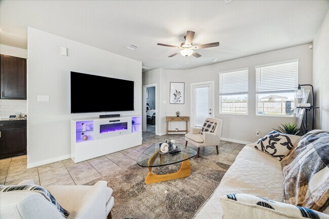 Building Photo - 5547 Madden Ln