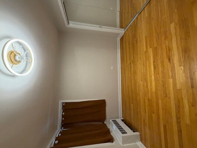 Building Photo - 7400 N Sheridan Rd