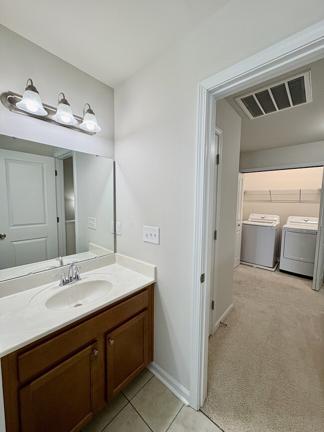 Building Photo - 189 Traverse Dr