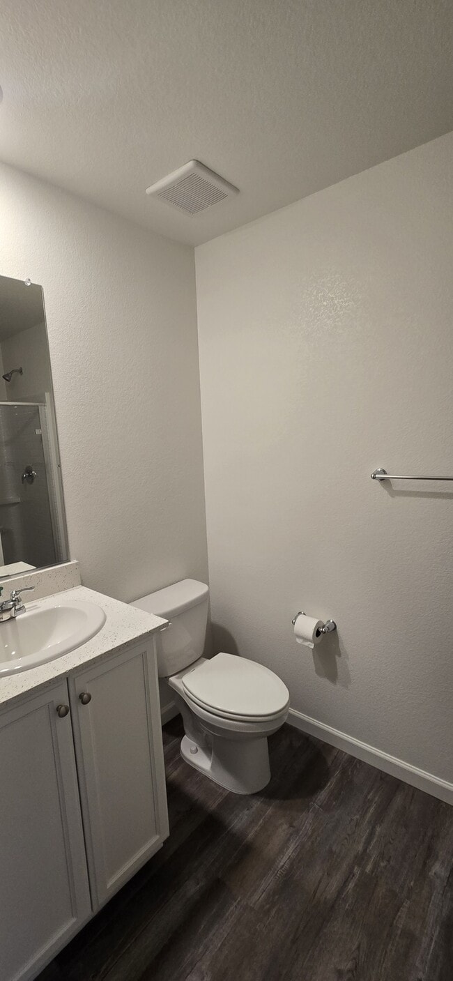Building Photo - Brand New 4 Bed, 3 Bath Solar-Powered Sing...