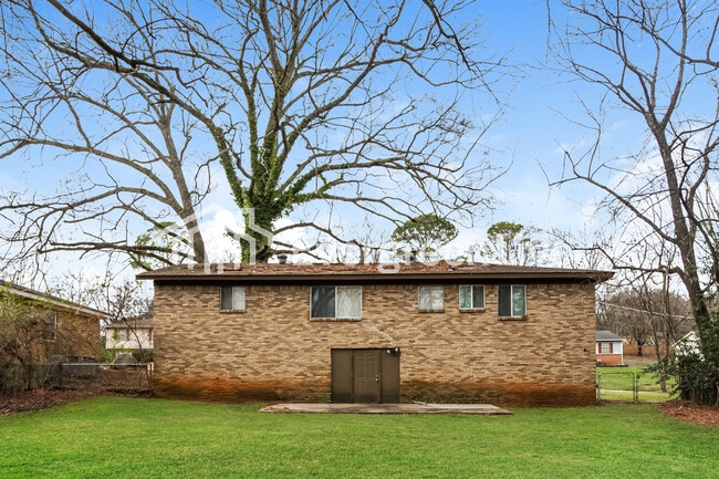 Building Photo - 2620 Rockwell Rd NW