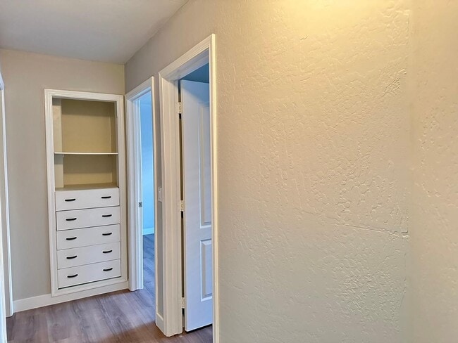 Building Photo - 4781 W Harrison St