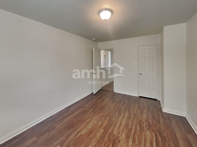 Building Photo - 10237 Tate Ct