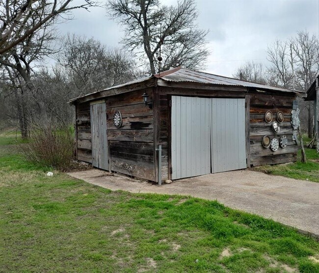 Building Photo - 110 Mc Dowell Rd