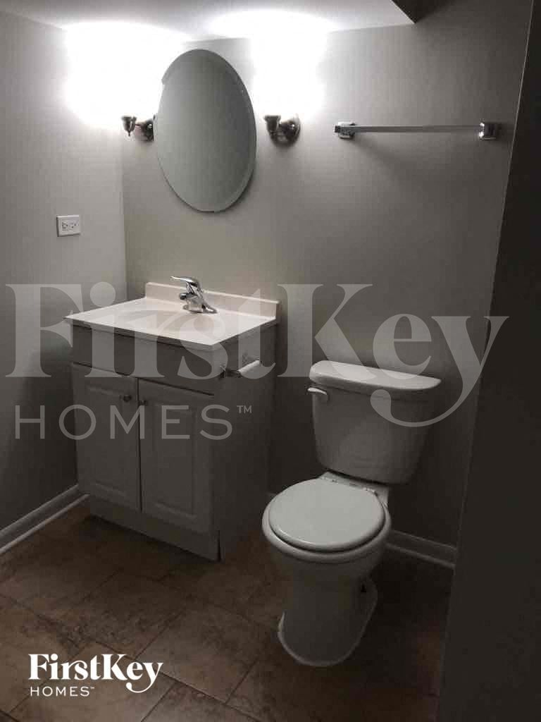 Building Photo - 17422 Community St