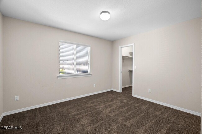 Building Photo - 7877 Enchanted View Dr