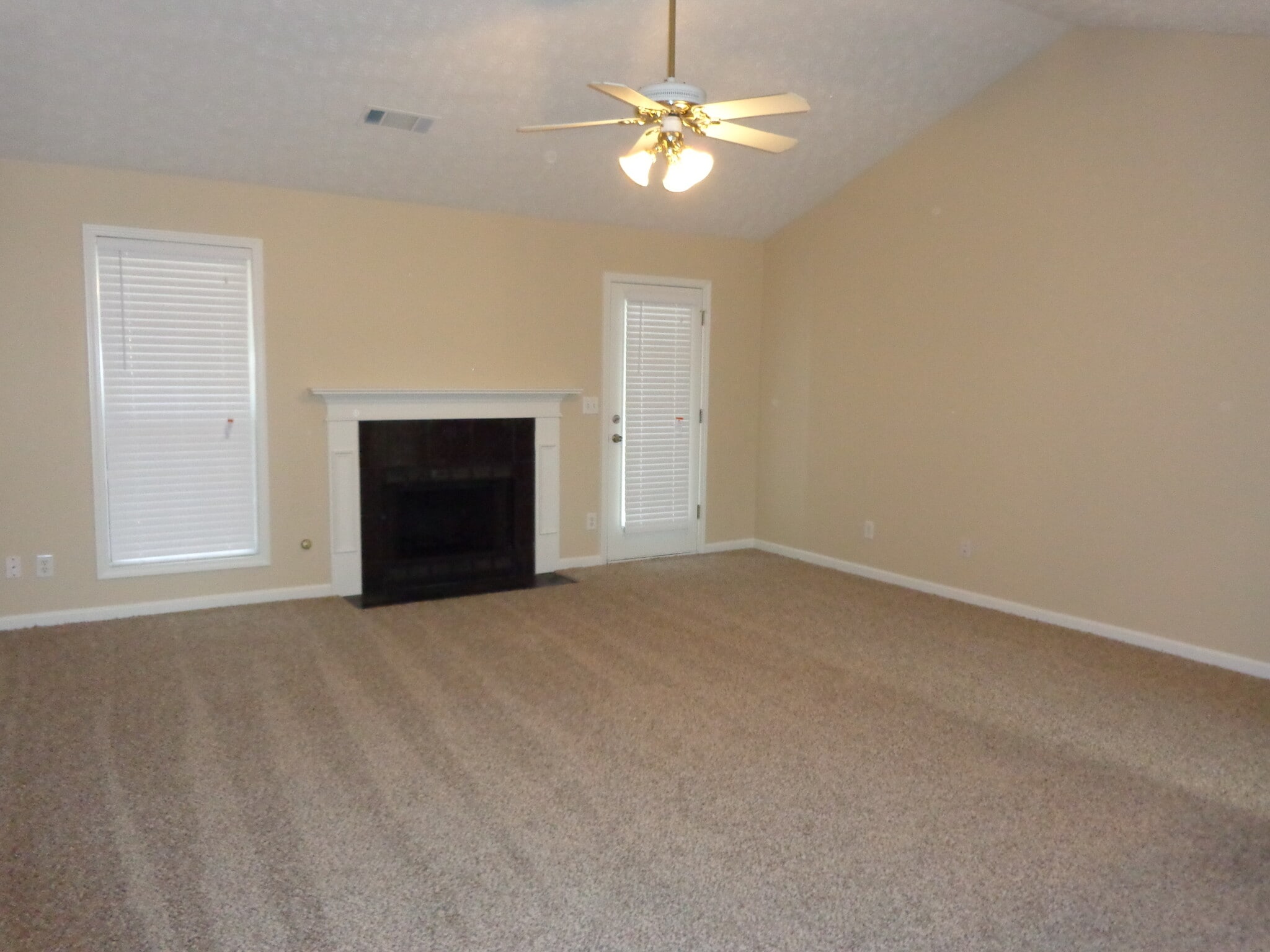 Building Photo - 7102 Independence Dr