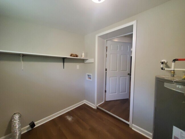 Building Photo - 2618 Graham Rd