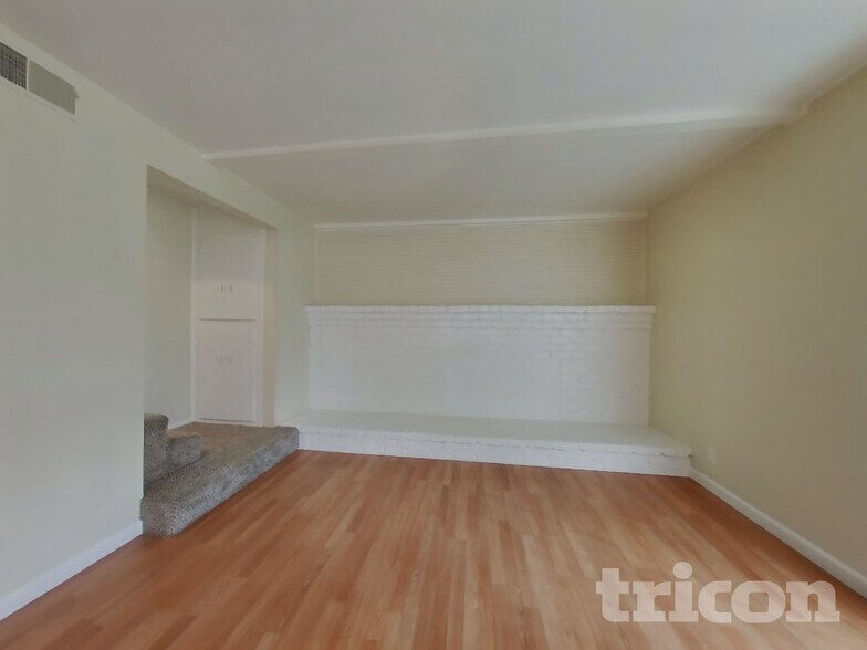 Building Photo - 1724 Hemlock St